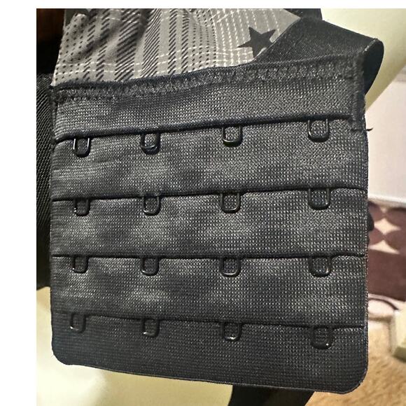 Torrid Active 48B Star Print Sports Bra – Gray Black Plaid Power Mesh Support - Picture 6 of 11